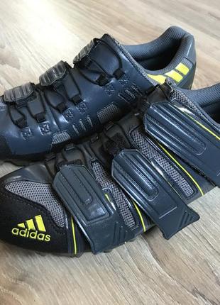 Чоловіча велообувь велотуфлі велокроссовки adidas