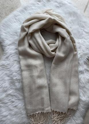 Тонкий шерстяной молочный шарф с люрексом5 фото