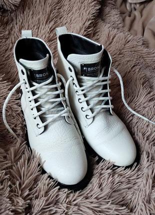 Ботинки белые на шнурках bronx4 фото