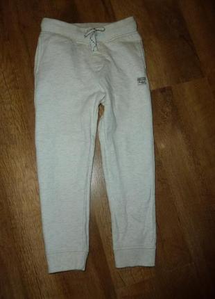 Спортивные штаны на 4-5 лет