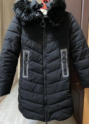 Пуховик жіночий