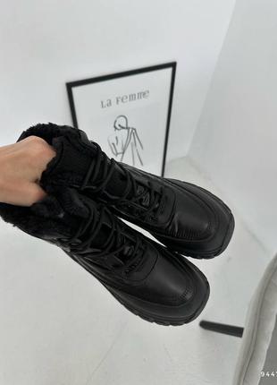 Модні чорні жіночі зимові спортивні черевики5 фото
