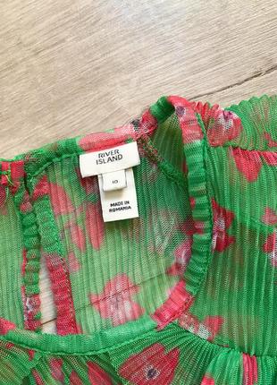 Зелёная яркая блуза топ в сеточку с оборками и цветочным принтом river island4 фото