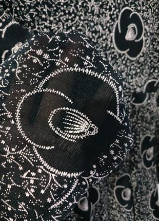 Вечернее мини платье versace рукав 3/4 в цветочный принт серо черное платье праздничное4 фото