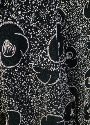 Вечернее мини платье versace рукав 3/4 в цветочный принт серо черное платье праздничное5 фото