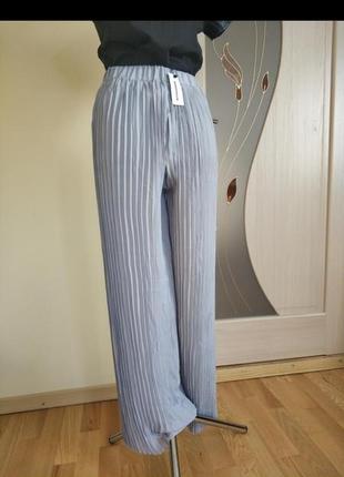 Нові трендові нарядні штани штани плісе складки chic boutique rose3 фото