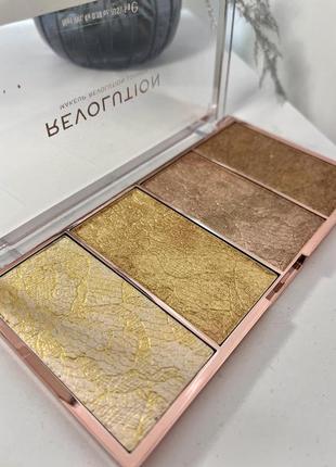 Makeup revolution vintage lace highlighter palette палитра теней