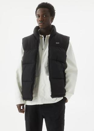 Жилет pull&bear stwd пуховый мужской черный жилетка ветровка пуховик куртка на зиму 8710/516/800