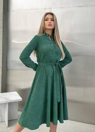 Зеленое вельветовое миди платье