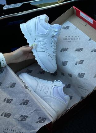 Зимові жіночі кросівки new balance 574 high all white fur9 фото