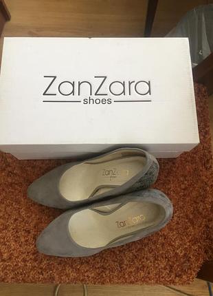 Красивые замшевые  туфли, 35 размер