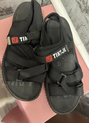 Чорні спортивні. чоловічі босоніжки3 фото