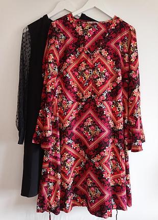 Натуральное платье с принтом tu