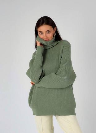Теплый свитер оверсайз с горлом9 фото