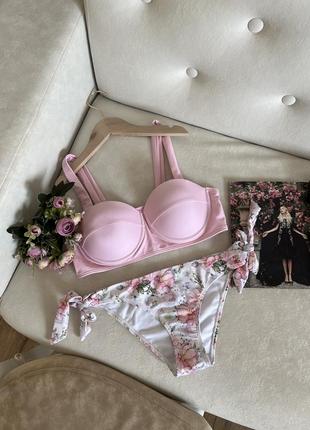 Пудровый купальник с чашками shein