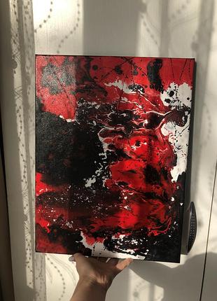 Красива картина в техніці fluid art