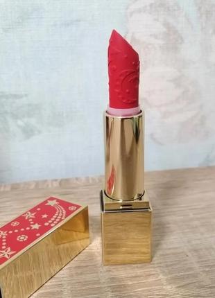 Помада estee lauder starlet red лимитка невероятный ало - красный2 фото