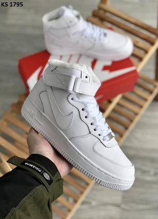 Зимние мужские кроссовки nike air force 1 07 mid lv8 (білі) зима4 фото