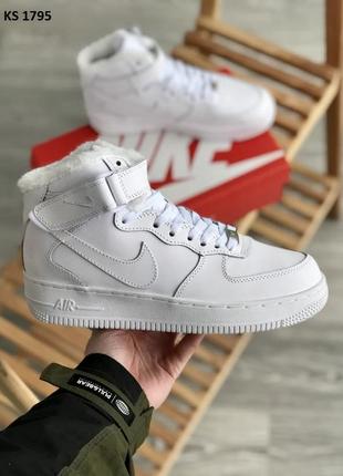 Зимние мужские кроссовки nike air force 1 07 mid lv8 (білі) зима2 фото