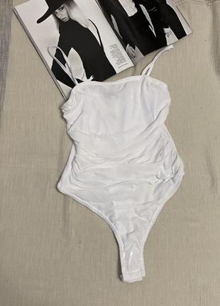 Prettylittlething новый крутой белый базовый боди
