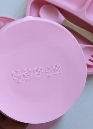 Набор силиконовой детской посуды для прикорма 5в1 (слюнявчик,секционная тарелка, глубокая тарелка, поильник)5 фото