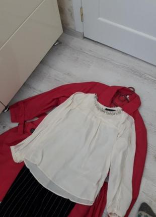 Блуза с ожерельем натуральным zara