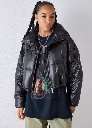 Легка кроп куртка-"пуховик" urban outfitters