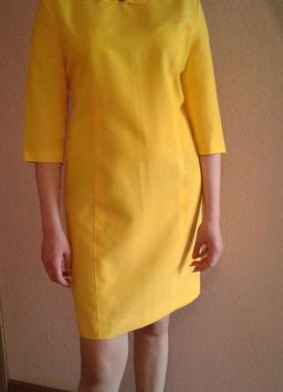 Желтое платье  l