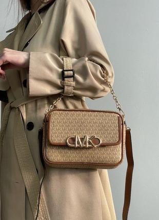 Жіноча сумка michael kors parker medium logo crossbody bag beige