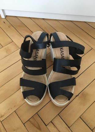 Шкіряні босоніжки / кожаные босоножки kasandra 38р