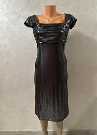 Трендова блискуча сукня