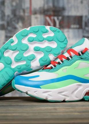 Кросівки на товстій підошві