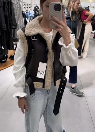 Жилетка з хутром zara