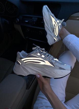 Кроссовки adidas yeezy boost 700