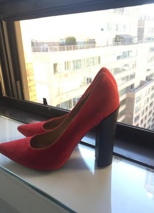 Красные стильные туфли2 фото