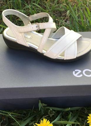 Женские босоножки ecco sensata sandal 043443 01007