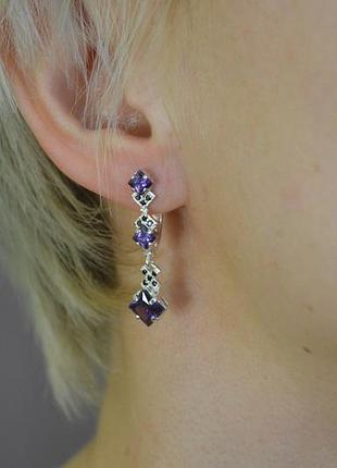 Серебряные сережки с фианитами длинные