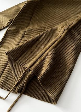 Розкішний светр в рубчик