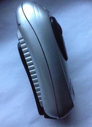 Фонарик с ручным генератором. германия. механическая машина динамо.