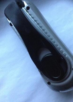 Фонарик с ручным генератором. германия. механическая машина динамо.