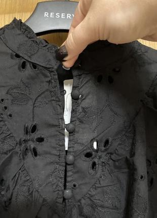 Новая эффектная чёрная блуза полностью из прошвы 50-52 р6 фото