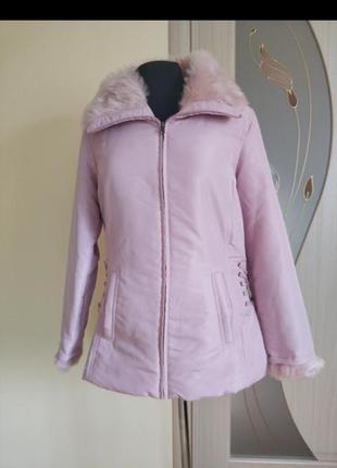 Трендова куртка з шнуровкою рожевого кольору marisota