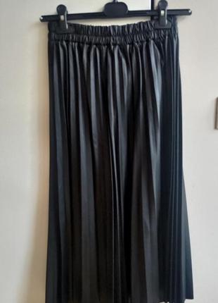 Юбка миди из экокожи плиссе3 фото