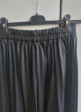 Юбка миди из экокожи плиссе4 фото