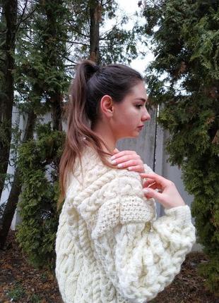Вязаный женский свитер в стиле рубан с в-образной горловиной глубокий вырез ручная работа5 фото