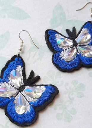Серьги бабочки синие стразы вышивка серёжки с бабочками ручная работа2 фото
