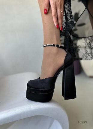 Женские туфли на высоком каблуке6 фото