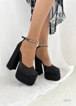 Женские туфли на высоком каблуке4 фото