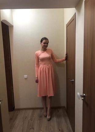 Платье миди персиковое2 фото
