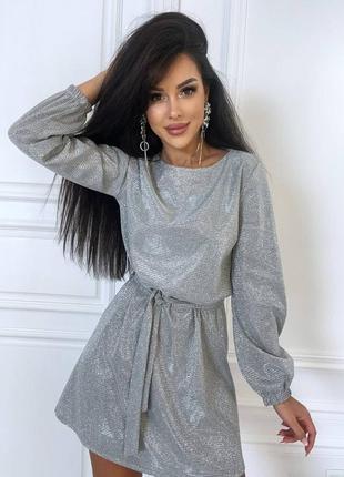 Невероятное блестящее женское платье